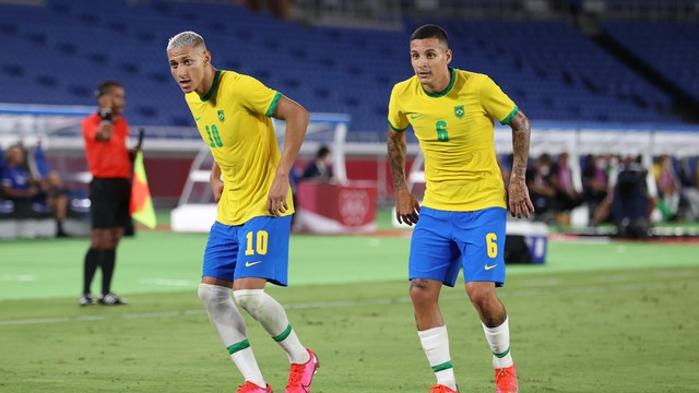  Brasil leva susto, mas brilho de Richarlison e golaço de Paulinho garantem vitória na estreia contra a Alemanha