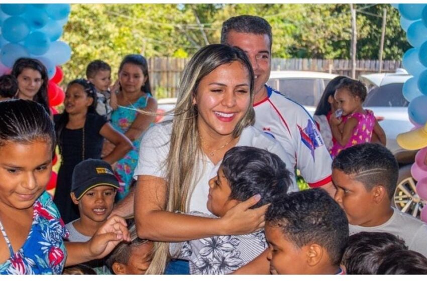  OFICIAL: ANDRÉIA SIQUEIRA É OFICIALIZADA PRÉ-CANDIDATAA DEPUTADA FEDERAL.